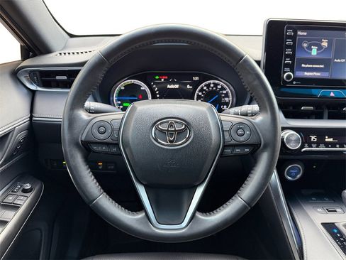 Used 2021 Toyota Venza XLE image 23