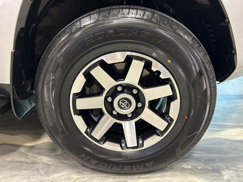 Used 2024 Toyota 4Runner TRD Off-Road Premium image 26
