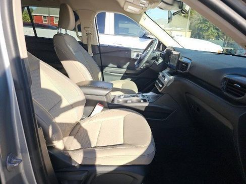 Used 2022 Ford Explorer 4WD w/ Class IV Trailer Tow Package image 6