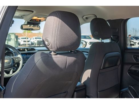 Used 2021 Chevrolet TrailBlazer LT w/ Convenience Package image 11