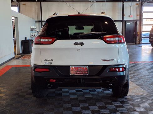 Used 2017 Jeep Cherokee Trailhawk w/ Cold Weather Group image 5