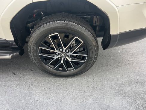 Used 2024 Lexus GX 550 550 Premium+ image 11