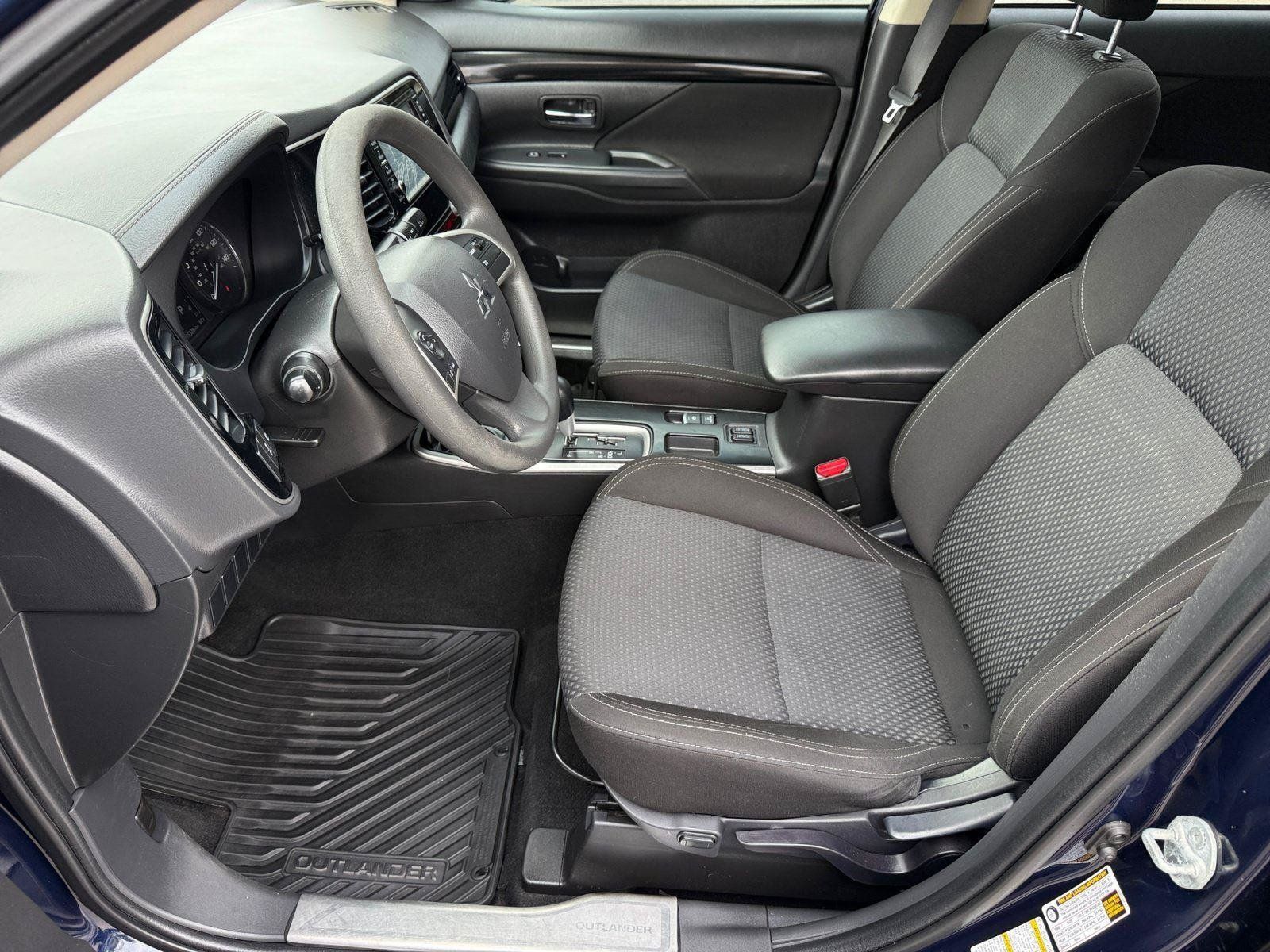 Used 2020 Mitsubishi Outlander ES FWD image 10
