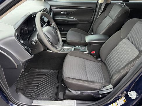 Used 2020 Mitsubishi Outlander ES FWD image 10