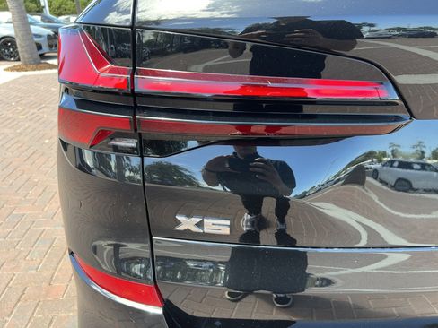 Used 2025 BMW X5 M60i w/ Climate Comfort Package image 45