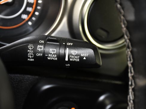 Used 2021 Jeep Wrangler Unlimited Sahara w/ Uconnect 4C Nav & Sound Group AWD/4WD image 25
