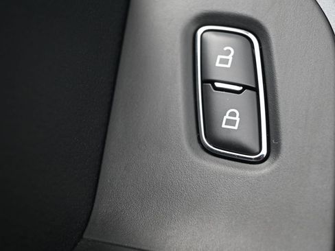 Used 2025 Ford F250 XLT image 16