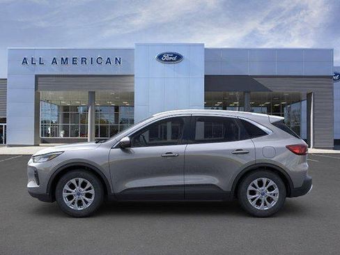 Certified 2023 Ford Escape Active w/ Tech Pack #2 AWD/4WD image 3