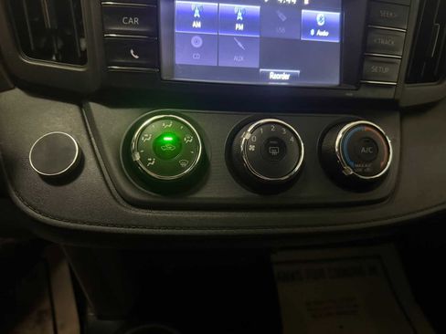 Used 2018 Toyota RAV4 LE w/ All Weather Liner Package image 33