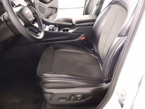 Used 2024 Jeep Grand Cherokee L Laredo image 11