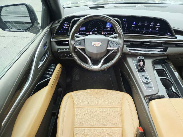 Certified 2022 Cadillac Escalade Premium Luxury w/ Performance Package AWD/4WD image 8