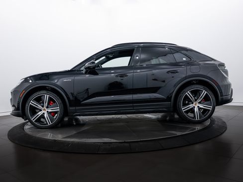 New 2025 Porsche Macan 4S Electric image 2