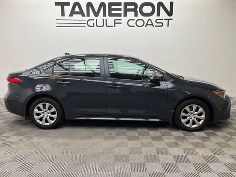 Used 2025 Toyota Corolla LE FWD image 4