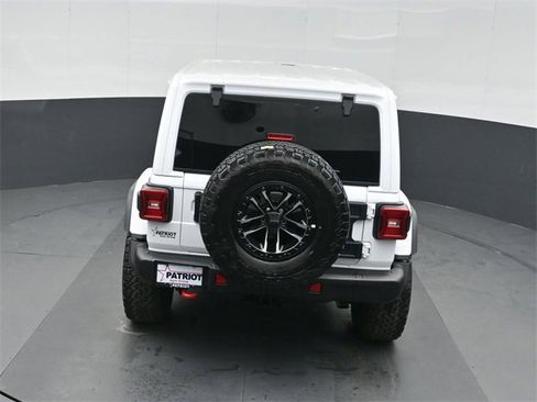 New 2026 Jeep Wrangler Unlimited Rubicon w/ Steel Bumper Group image 32