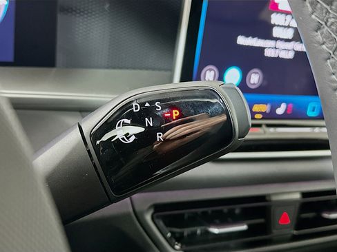 New 2026 Volkswagen Tiguan SE R-Line image 16