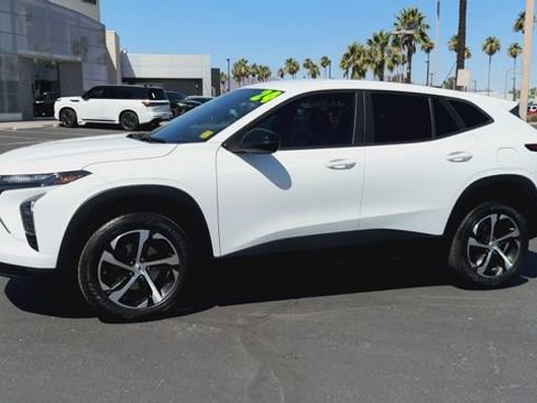 Used 2024 Chevrolet Trax RS w/ Driver Confidence Package FWD image 6