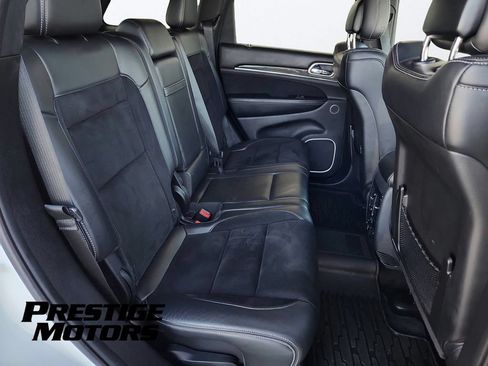 Used 2015 Jeep Grand Cherokee SRT w/ Luxury Group II AWD/4WD image 28