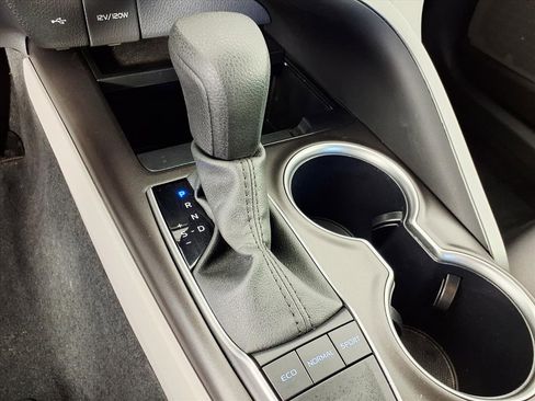 Used 2024 Toyota Camry LE image 21