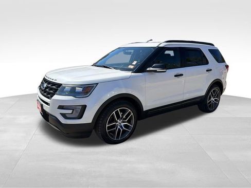 Used 2017 Ford Explorer Sport w/ Equipment Group 401A image 5