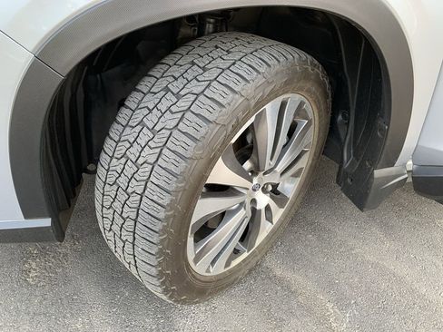 Used 2022 Subaru Ascent Touring image 12