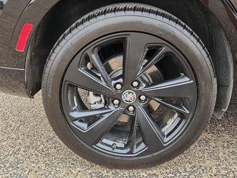 Used 2023 Buick Envision Essence w/ Sport Touring Package AWD/4WD image 5