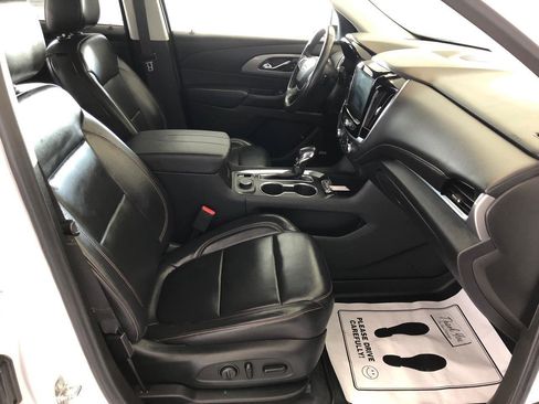 Used 2021 Chevrolet Traverse RS AWD/4WD image 12