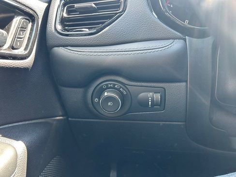 Used 2022 Dodge Durango GT image 19