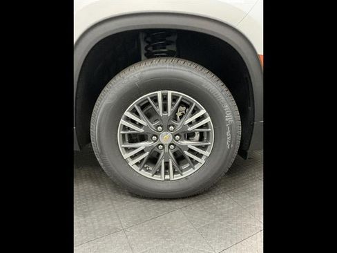 New 2026 Chevrolet Traverse LT w/ LPO, Floor Liner Package FWD image 40