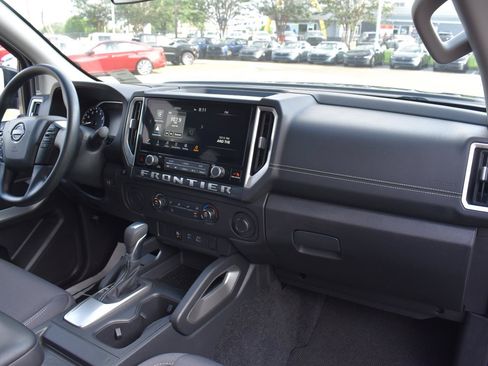 Used 2025 Nissan Frontier SV RWD image 48