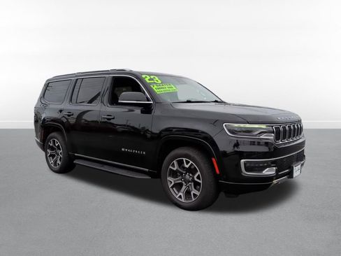 Used 2023 Jeep Wagoneer Series III w/ Preferred Equipment Group AWD/4WD image 3