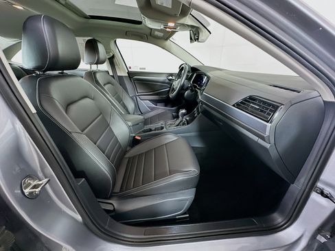 Used 2024 Volkswagen Jetta SE image 29