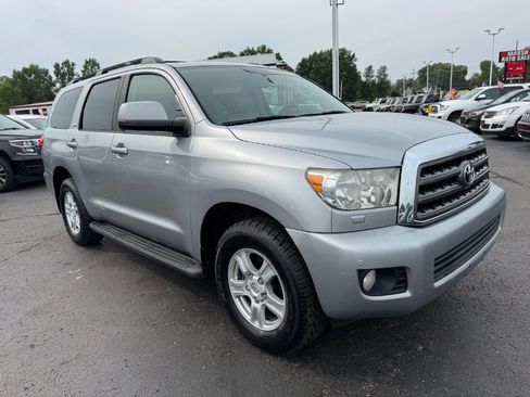 Used 2014 Toyota Sequoia SR5 AWD/4WD image 7