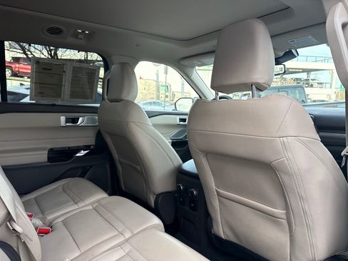 Certified 2023 Ford Explorer Platinum w/ Technology Package image 29
