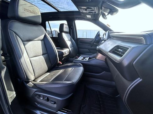 Used 2024 Chevrolet Tahoe High Country image 16