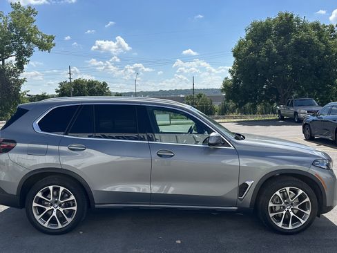 Used 2024 BMW X5 xDrive40i w/ Premium Package AWD/4WD image 11