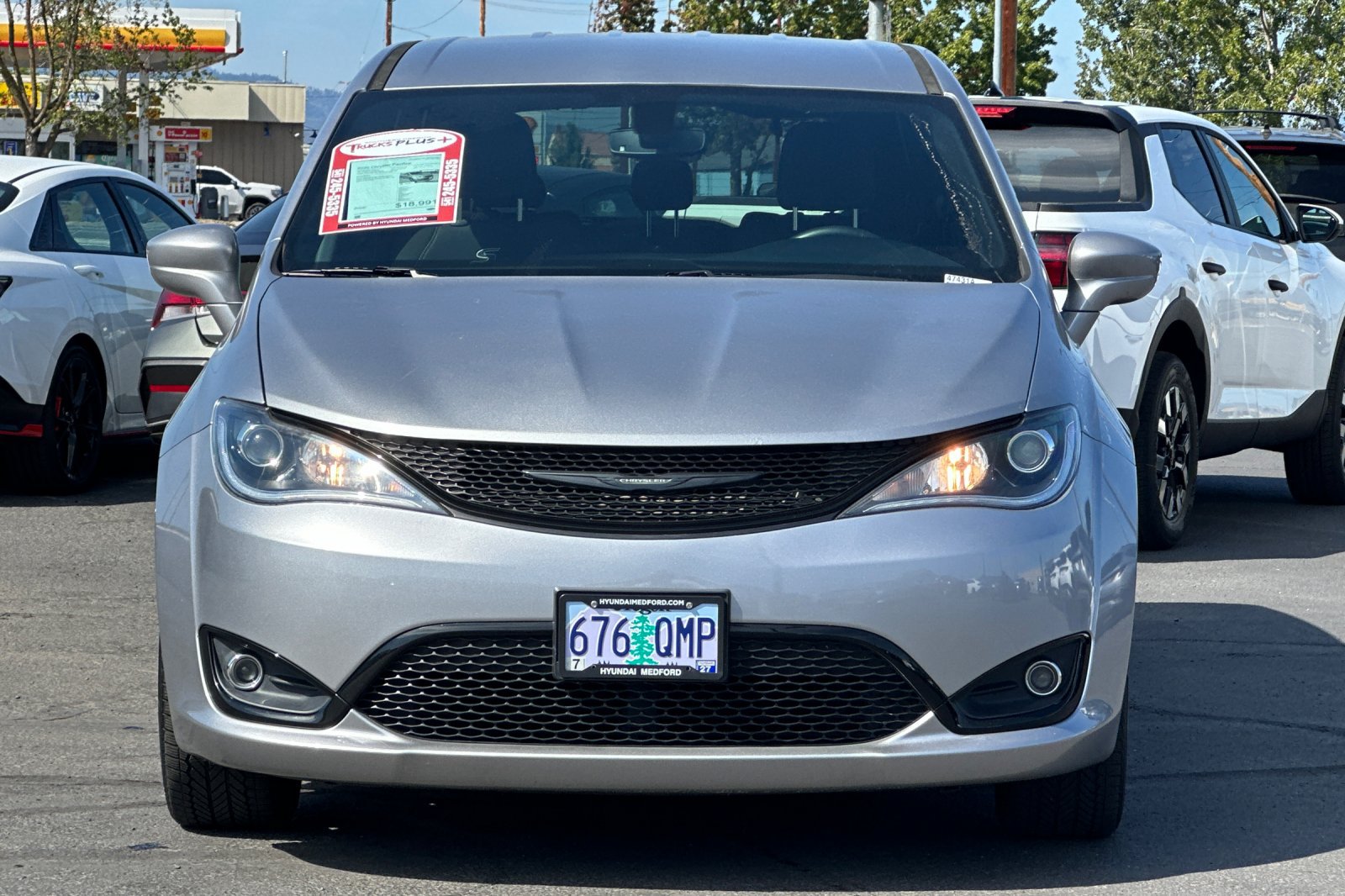 Used 2020 Chrysler Pacifica Touring w/ S Appearance Package FWD image 9