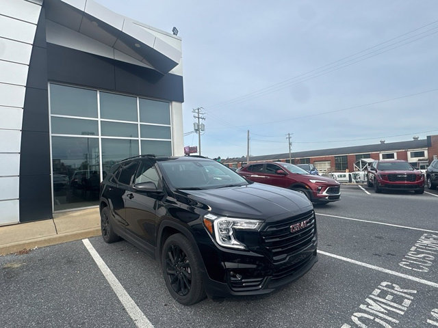 Used 2023 GMC Terrain SLT w/ Tech Package AWD/4WD image 9