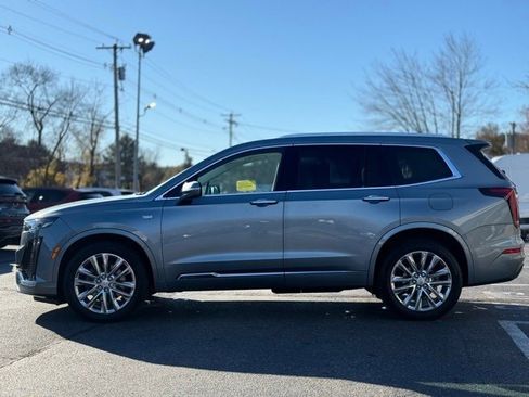 Used 2024 Cadillac XT6 Premium Luxury image 3