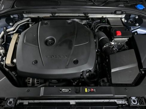 Used 2020 Volvo V60 T5 Momentum w/ Protection Package Premier image 32