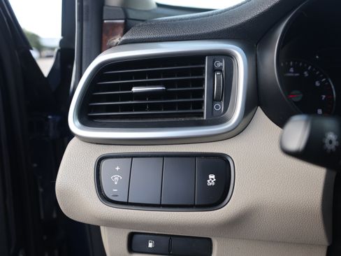 Used 2018 Kia Sorento FWD image 24
