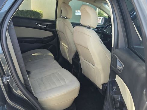 Used 2015 Ford Edge SEL FWD image 11