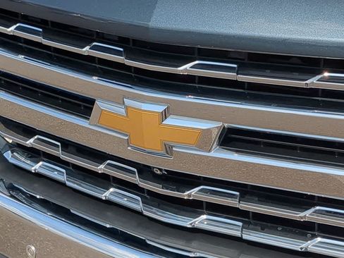 Used 2019 Chevrolet Silverado 1500 LTZ w/ LTZ Premium Package AWD/4WD image 11