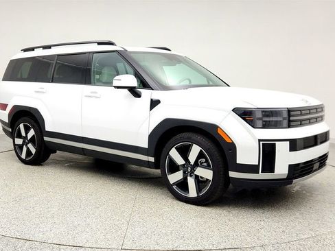Used 2024 Hyundai Santa Fe Limited image 3