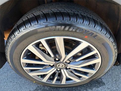 Used 2021 Nissan Kicks SV image 17