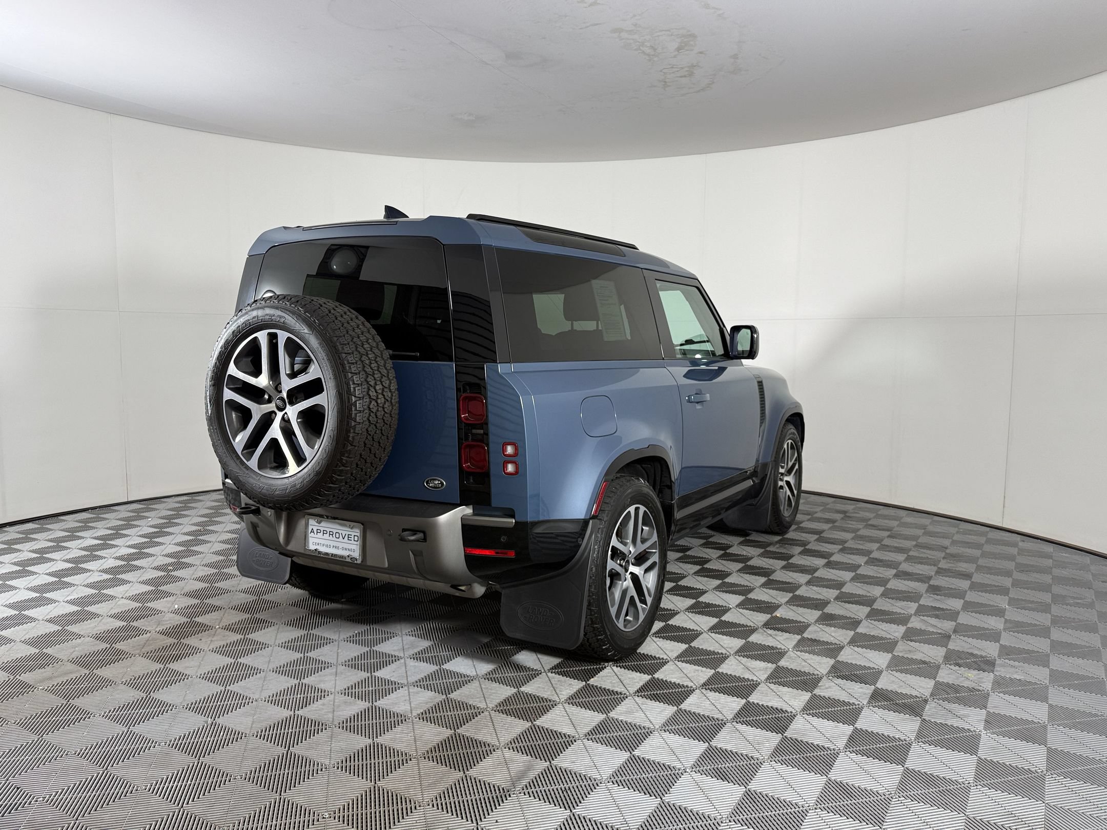Used 2021 Land Rover Defender 90 X-Dynamic S AWD/4WD image 9