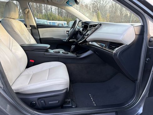Used 2013 Toyota Avalon XLE Premium image 15