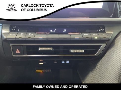 Used 2025 Toyota Camry SE w/ Convenience Package FWD image 26