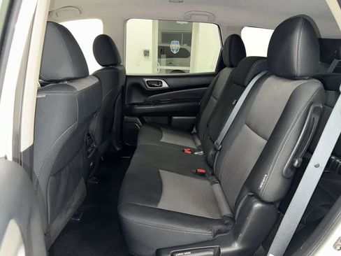 Used 2019 Nissan Pathfinder S AWD/4WD image 17