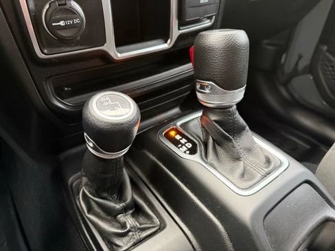 Used 2022 Jeep Wrangler Unlimited Sport AWD/4WD image 24