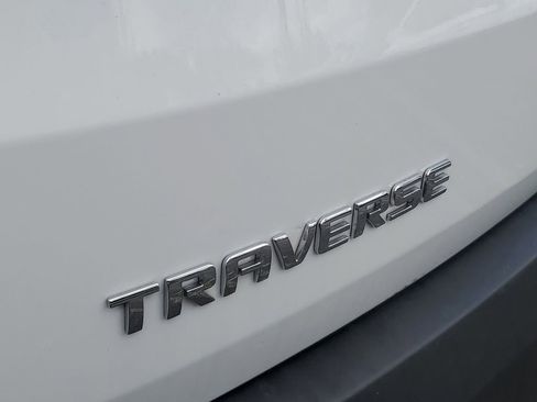 Used 2022 Chevrolet Traverse LT FWD image 6